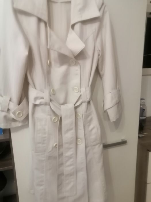 Дамско палто цвят шанпанско