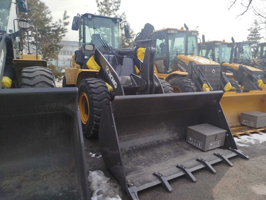 Фронтальный погрузчик XCMG XC936