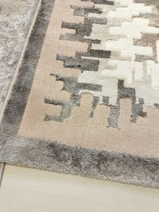 Продавам килим тип персийски