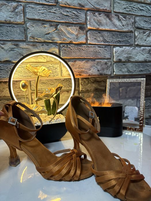 Дамски обувки за спортни танци (латино) №37 – стабилен ток, като нови