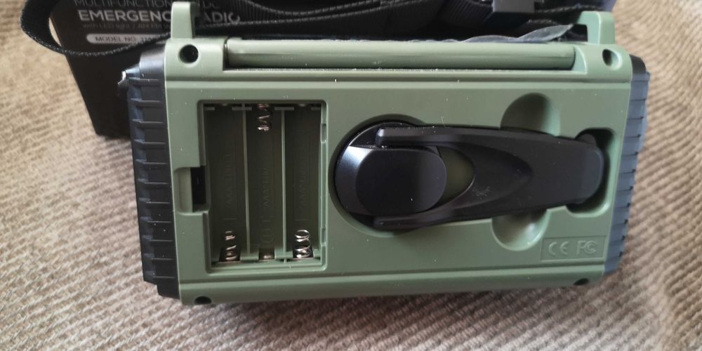 Мултифункционално радио с Bluetooth и 5 вида зареждане