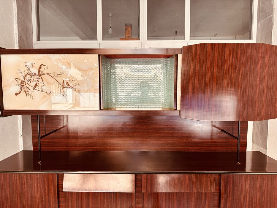 Италиански винтидж бюфет с мини бар – Mid-Century Modern (1965–1970)