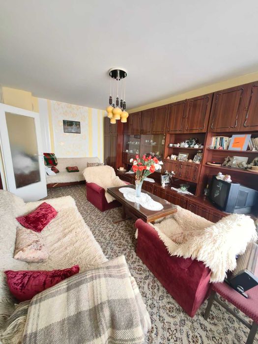 Продава се Тристаен апартамент в Разград, Абритус - 76 кв.м за 1141 €/кв.м - Снимка #4