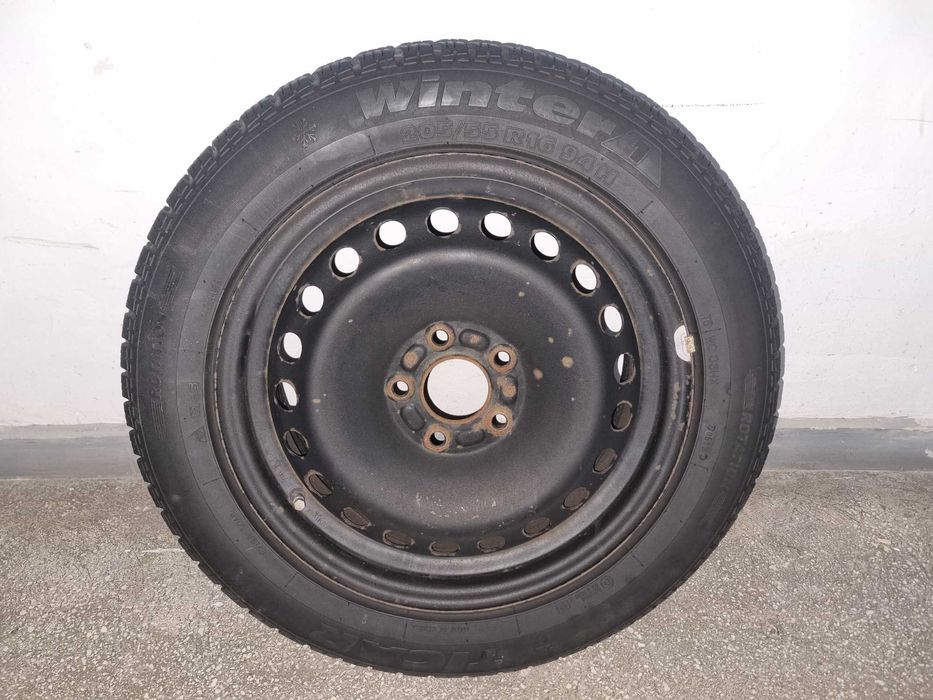 Vand set 4 jante 5 prezoane cu anvelope de iarna Tiger 205 55 16