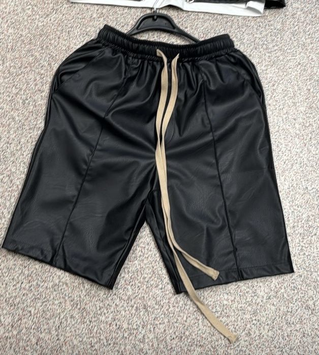 Pantaloni scurti cu siret lung! Piele sau Material! Calitate superioara!