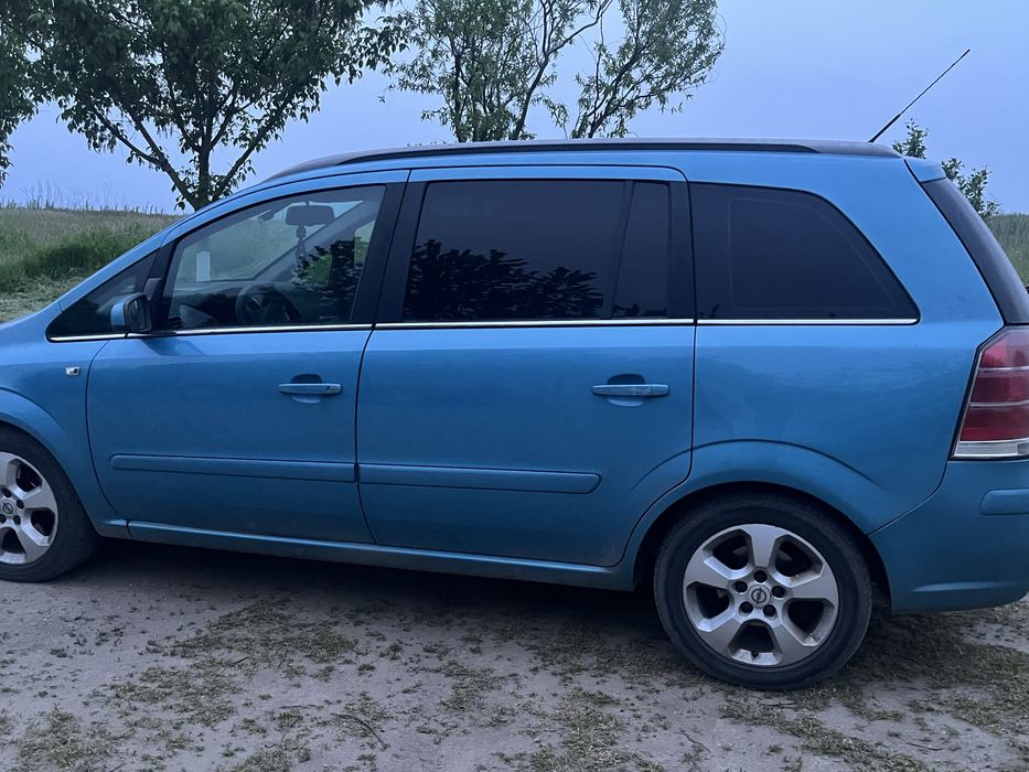 Opel Zafira 1.9 120 cai  1700€