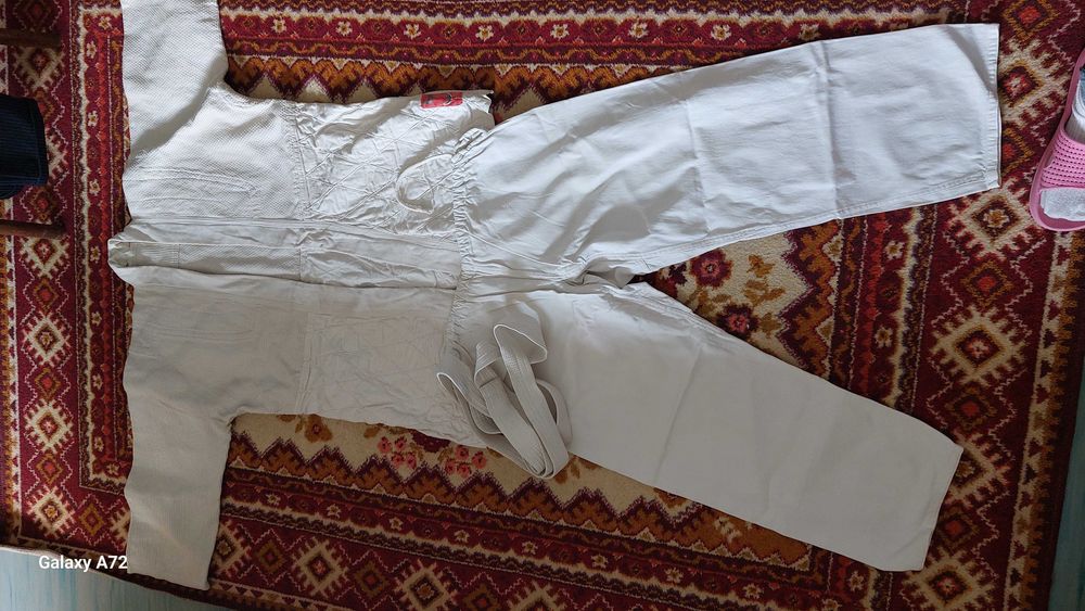 Спортивный костюм