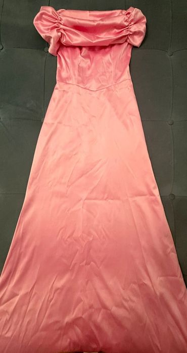 Элегантное розовое платье