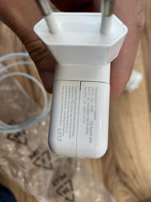 Зарядно apple