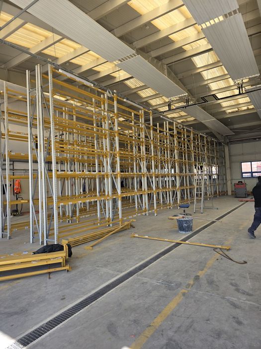 Rafturi metalice solide