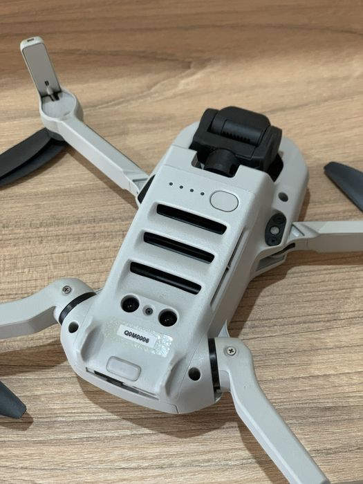 Дрон квадрокоптер DJI mini 2 Fly more combo