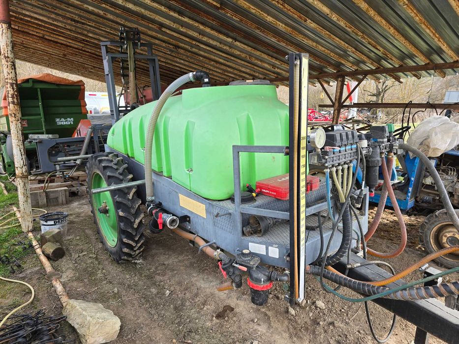 Прикачна пръскачка agriuma 2000