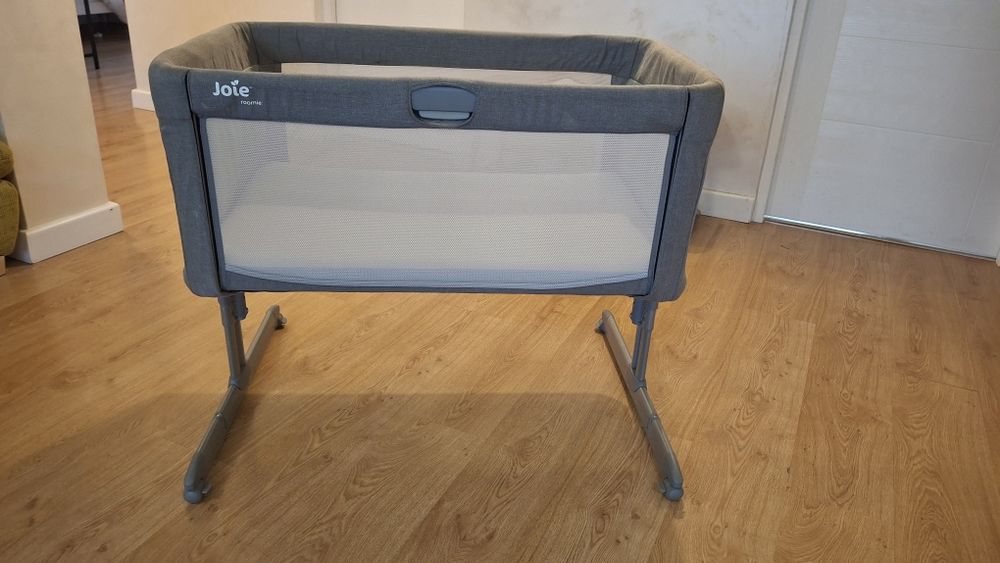 Patut co-sleeper Joie Roomie, Gray Flannel + 2 cearsafuri cadou