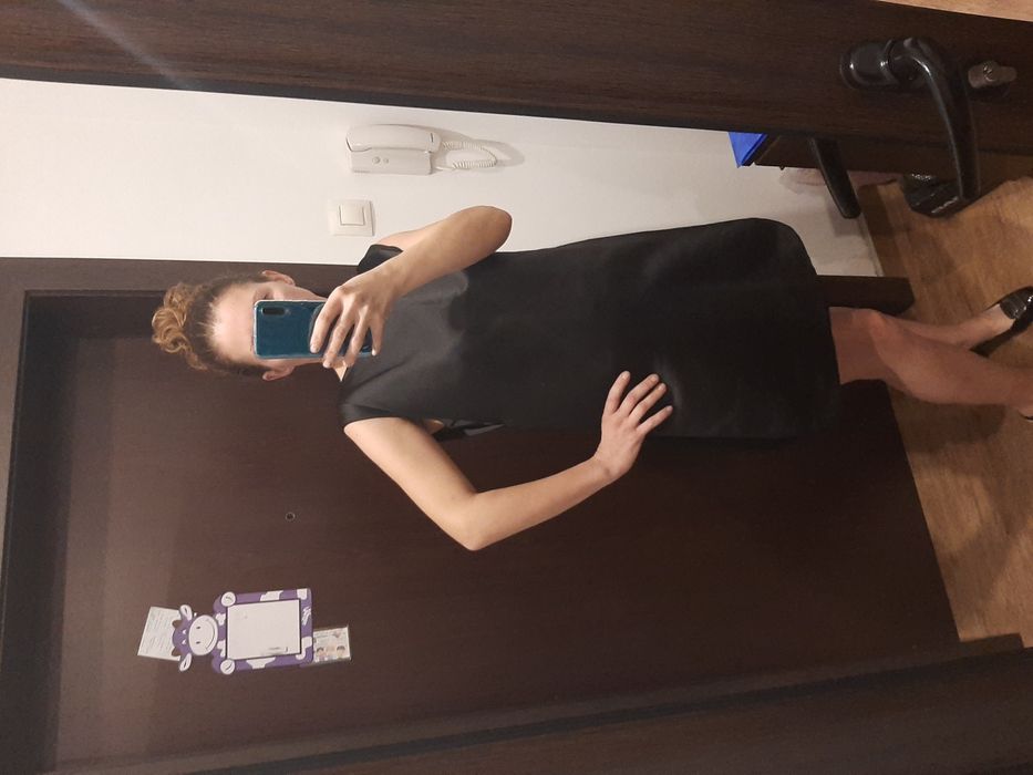 Стилна черна рокля