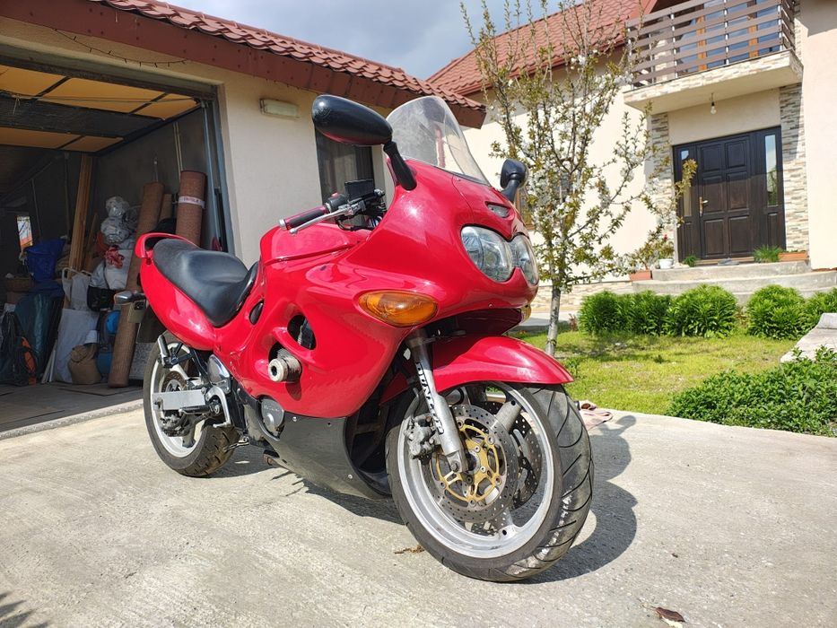 Dezmembrez suzuki gsx f 600 katana !