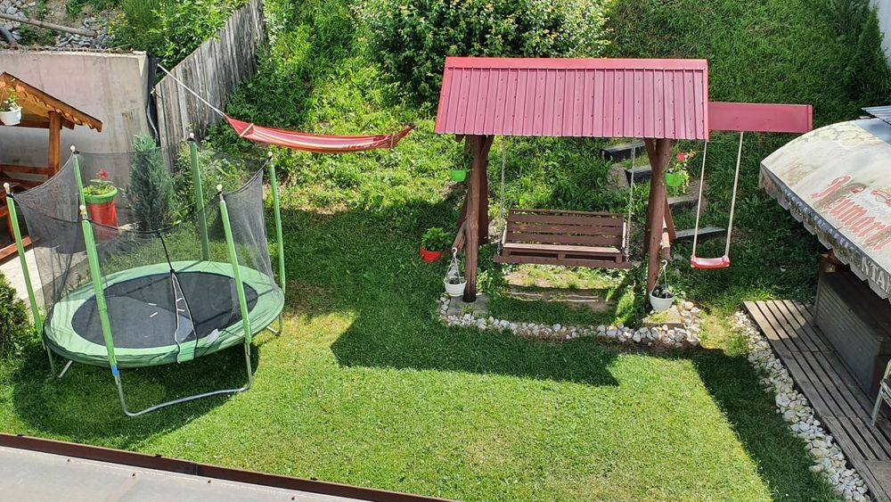 Vilă Bușteni P+E+M mobilată și utilată - direct proprietar