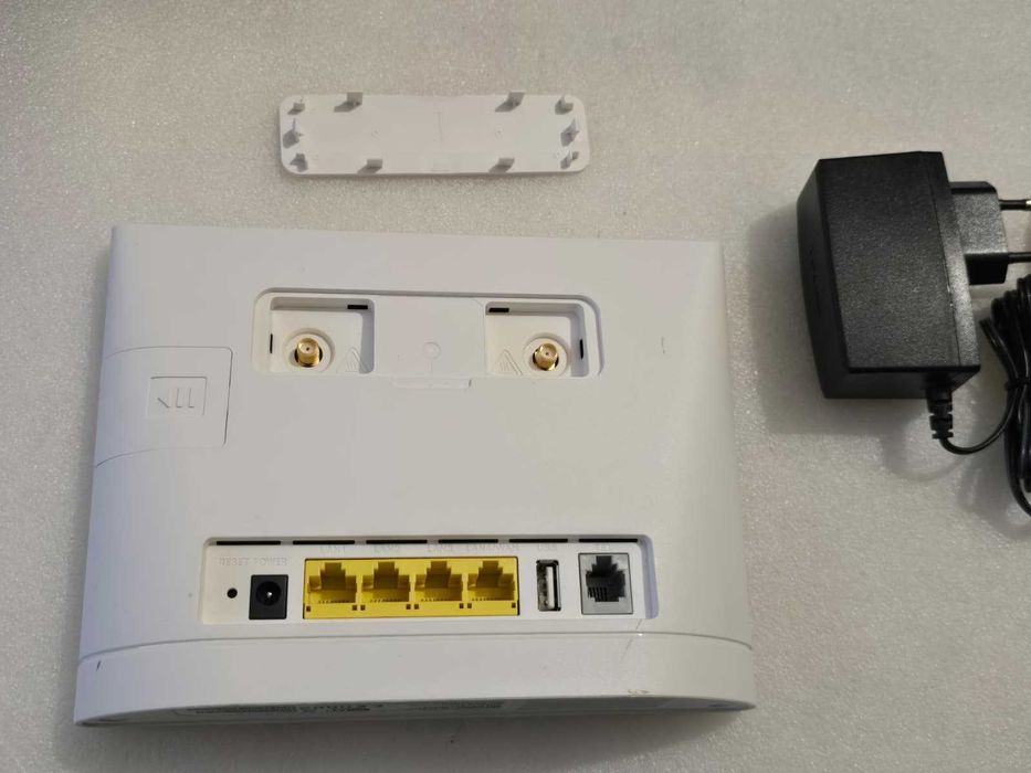 Router Wireless 4G LTE Huawei B315s-22, Cat4 150Mbps, Slot Cartela SIM, 4 Porturi LAN