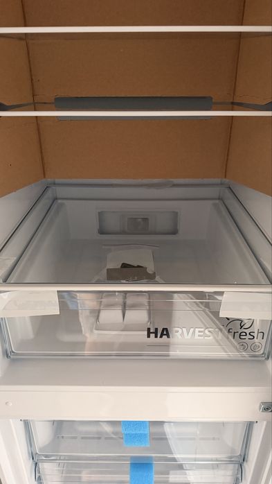 Хладилник с фризер BEKO B5RCNA345HXB2 301L | NO FROST | КЛАС D | INVERTER | HARVESTFRESH | 37 dB