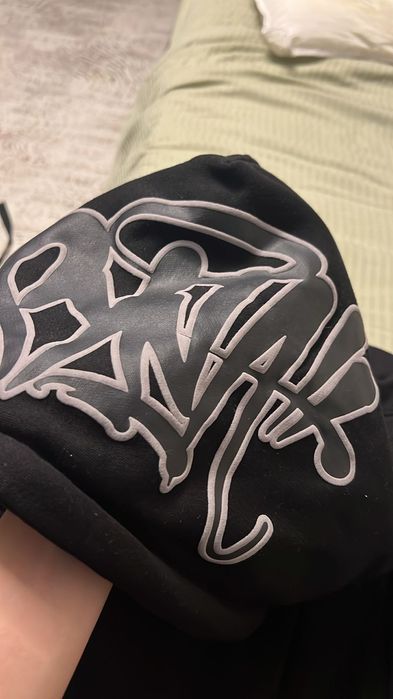 Чёрный худи Syna World