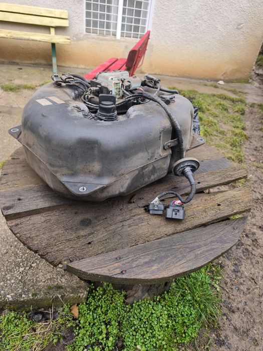 Резервоар помпа, за adblue, за Мерцедес s212, 350 cdi