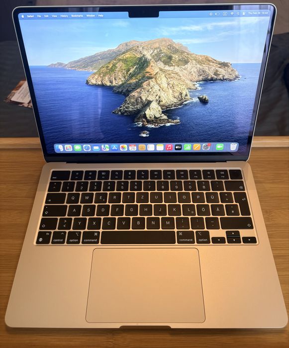 MacBook Air 13” M3 Chip 256GB SSD(2024).+ подарък калъф за носене.