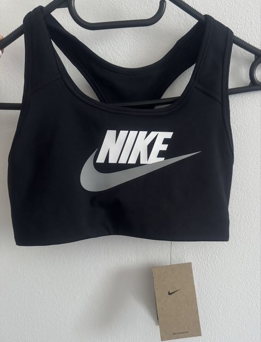 Нов Спортен сутиен Nike