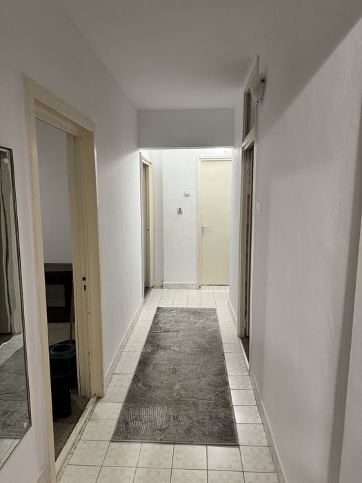 Închiriez apartament 3 camere – etaj 2/4