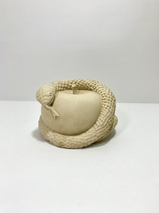 Статуэтка змеи