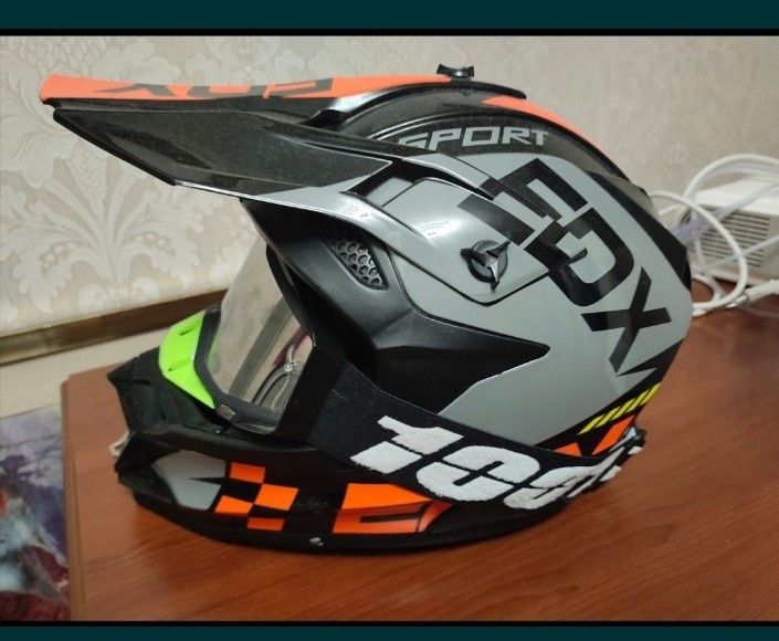 Шлем новый размер L