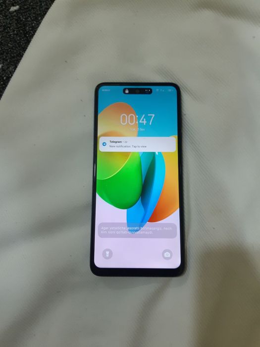 Tecno Spark 20c holati ideal yengi