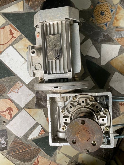 Матор редуктор для драбилки или для ворот новое