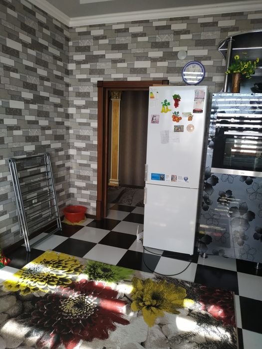 Продается большая 2-х комнатная квартира
