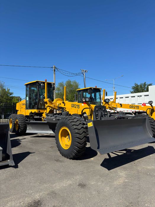Автогрейдер XCMG GR215