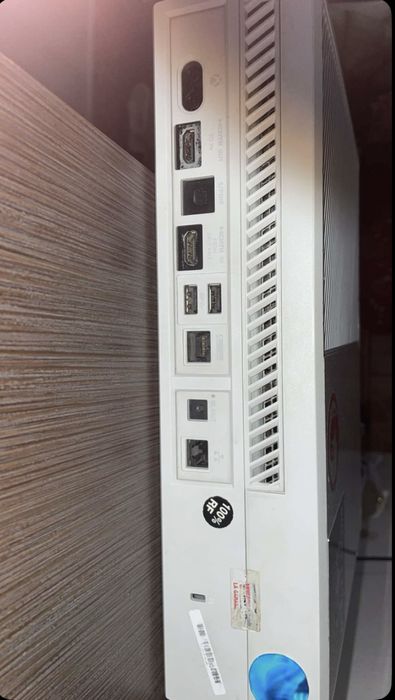 Vand xbox one s cu doua manete
