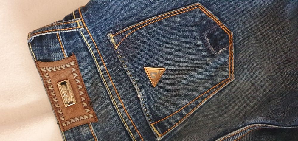 Дамски Дънки GUESS с камъче Swarowski