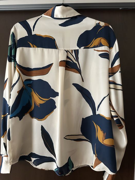 Спортно елегантна риза от Зара