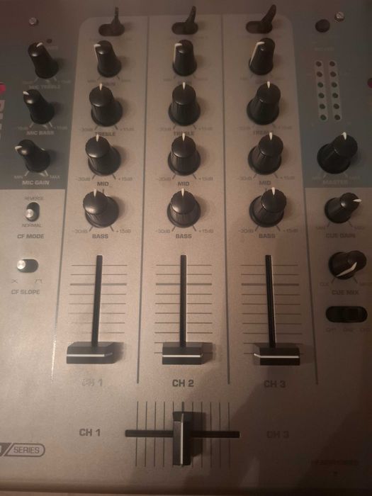 Numark DM 2050 DJ Mixer