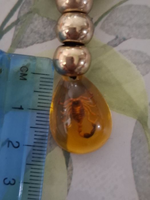 Colier chihlimbar cu scorpion reglabil lungimea de 46 cm