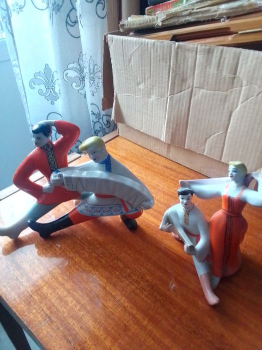 Статуэтка фарфор