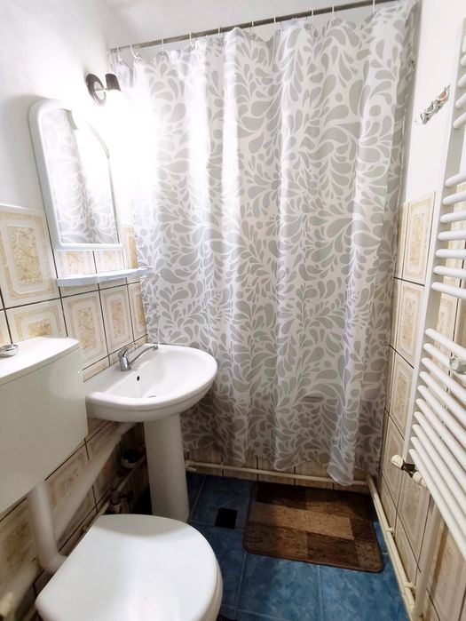 Apartament cu gradina și 2 intrari