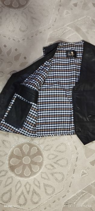 Мужская кожаная жилетка