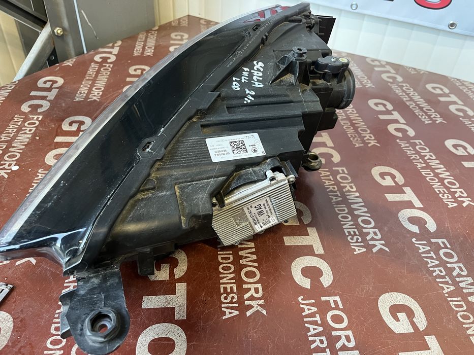 Фар Skoda Scala 2021 LED 2бр.