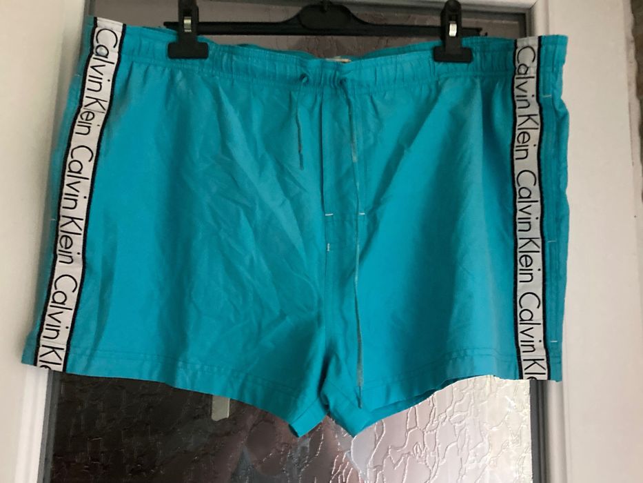 Pantaloni Calvin Klein!