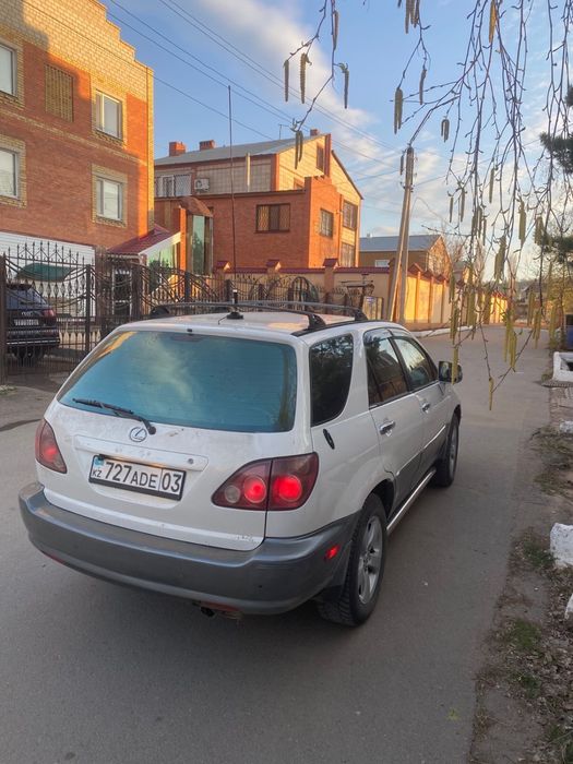 Продам лексус рх300