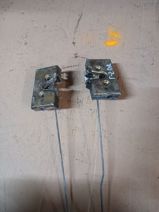 Замок двери Фольксваген Гольф2