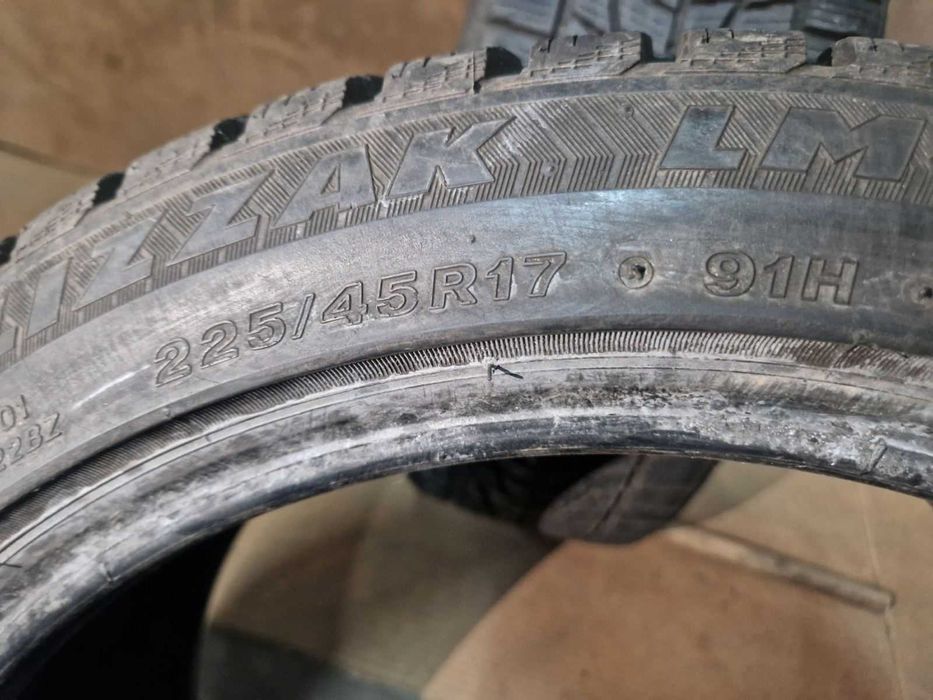 2 Bridgestone R17 225/45
зимни гуми Runflat 
DOT2218
