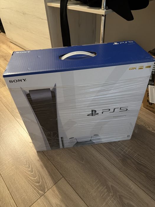 PlayStation 5 с 2 джостиками