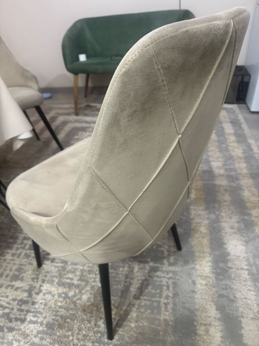 Продам мягкие стулья.