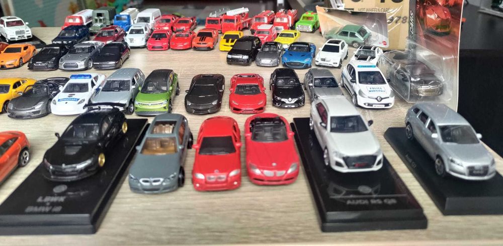 Machete auto scara 1/64