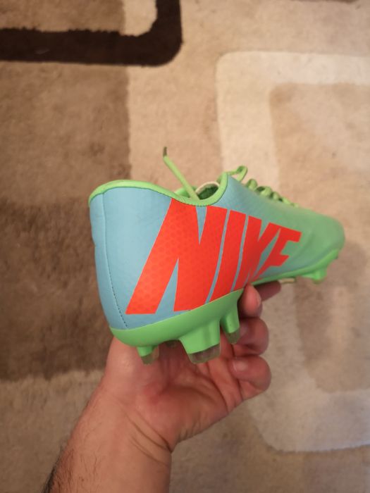 Vând ghete de fotbal Nike Mercurial în stare foarte bună